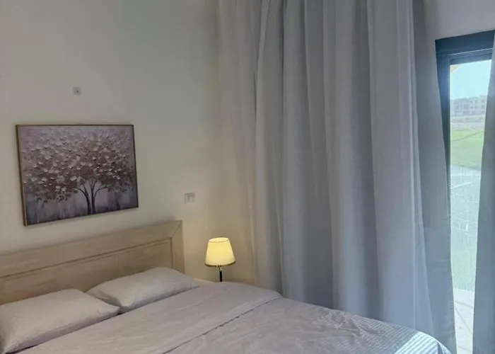 One Bd Golf Heights Sheikh Free Wifi Apartment