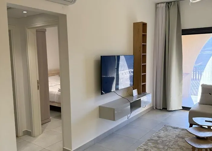 One Bd Golf Heights Sheikh Free Wifi Apartment